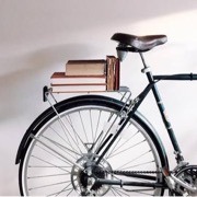 книги на велосипеді