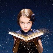 дівчинка з книгою